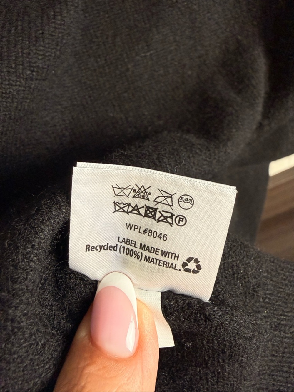 100% Cashmere Charter Club Black V-Neck Sweater - Picture 9 of 9